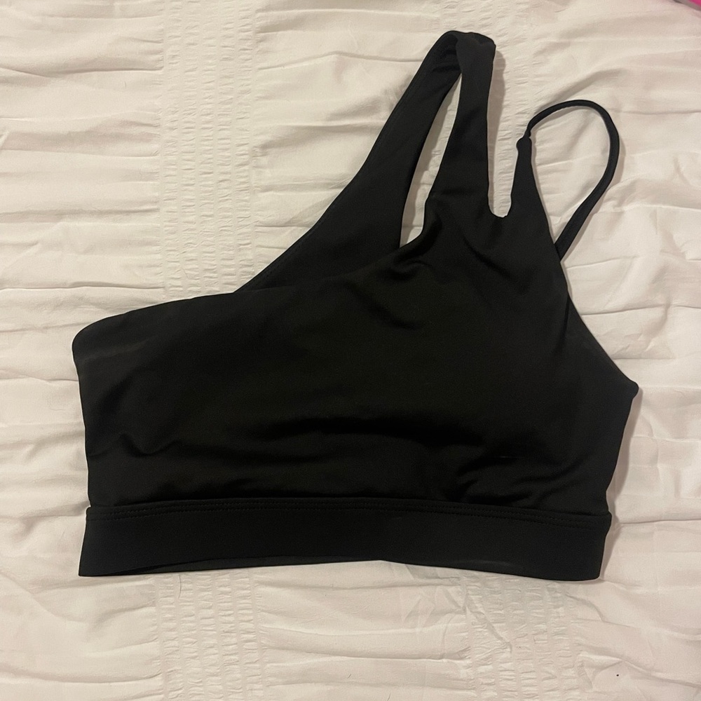 black one shoulder sports bra